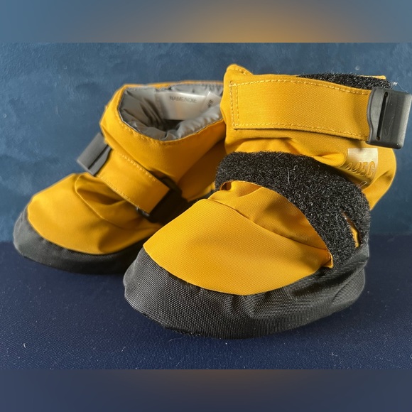 MEC toaster booties for baby/toddler size small - yellow - Picture 2 of 3